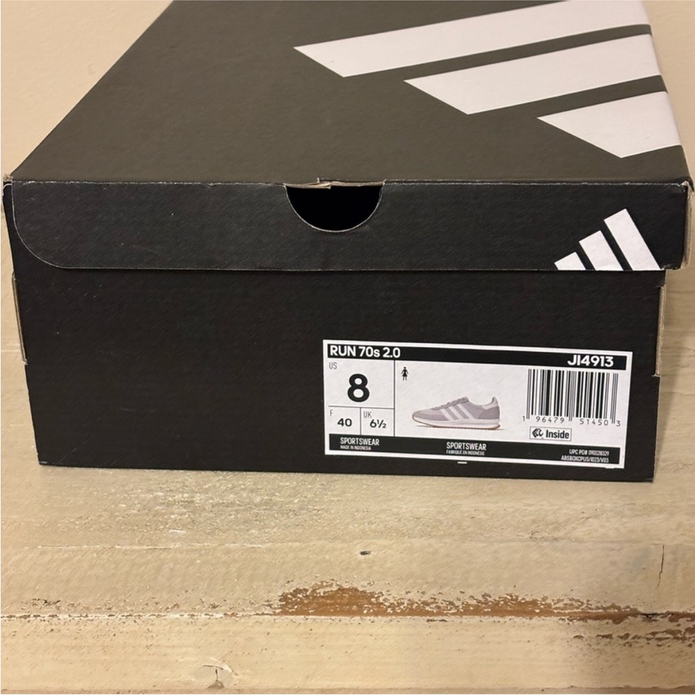 Adidas~Run 70’s~2.0~Classic Gray and White Sneakers - Picture 4 of 7